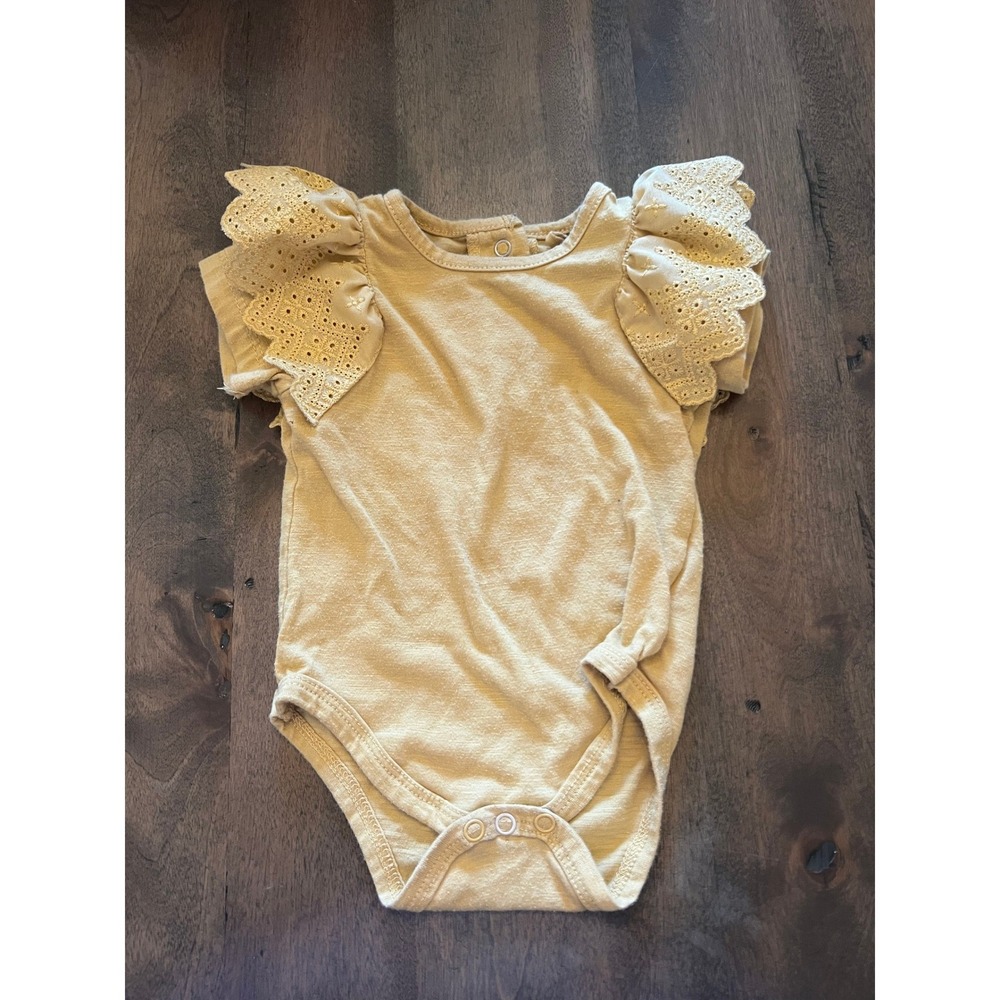 Jessica Simpson Baby Girl Mustard Yellow Eyelet Flutter Sleeve Bodysuit 3-6M